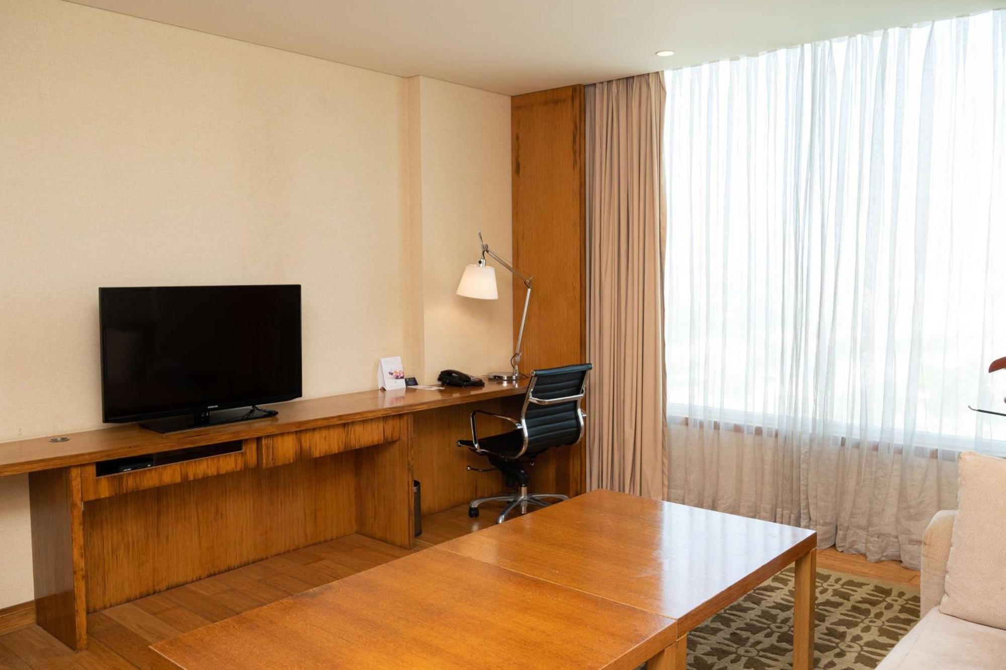 Doubletree By Hilton-Pune Chinchwad Pimpri-Chinchwad Bagian luar foto