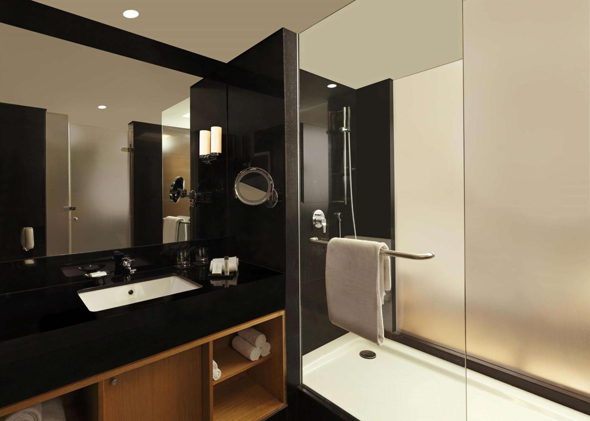 Doubletree By Hilton-Pune Chinchwad Pimpri-Chinchwad Bagian luar foto